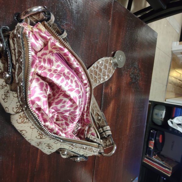 Patterned Guess Clutch Purse - Picture 3 of 5